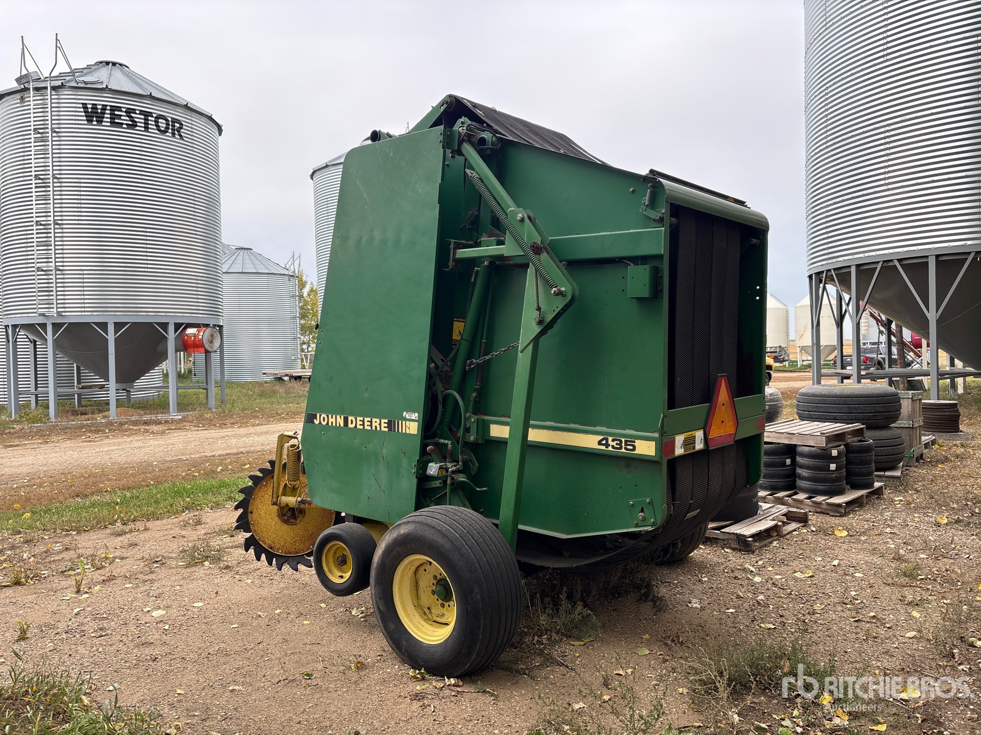John Deere 435