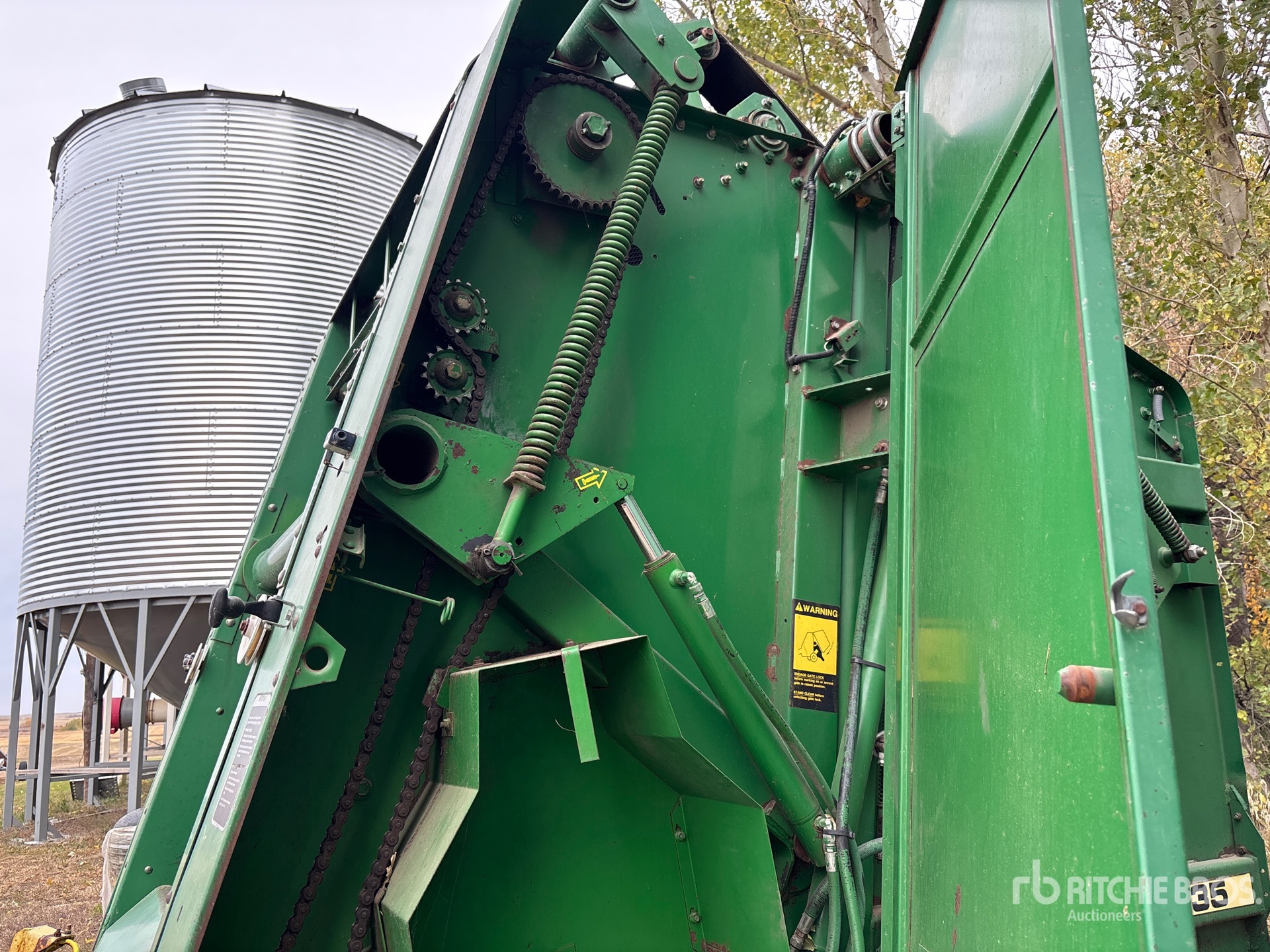 John Deere 435