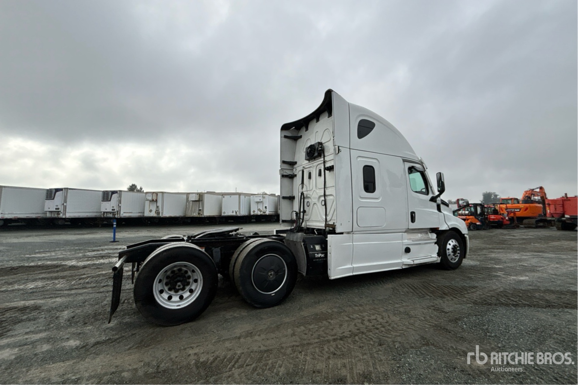 2022 Freightliner CASCADIA 126