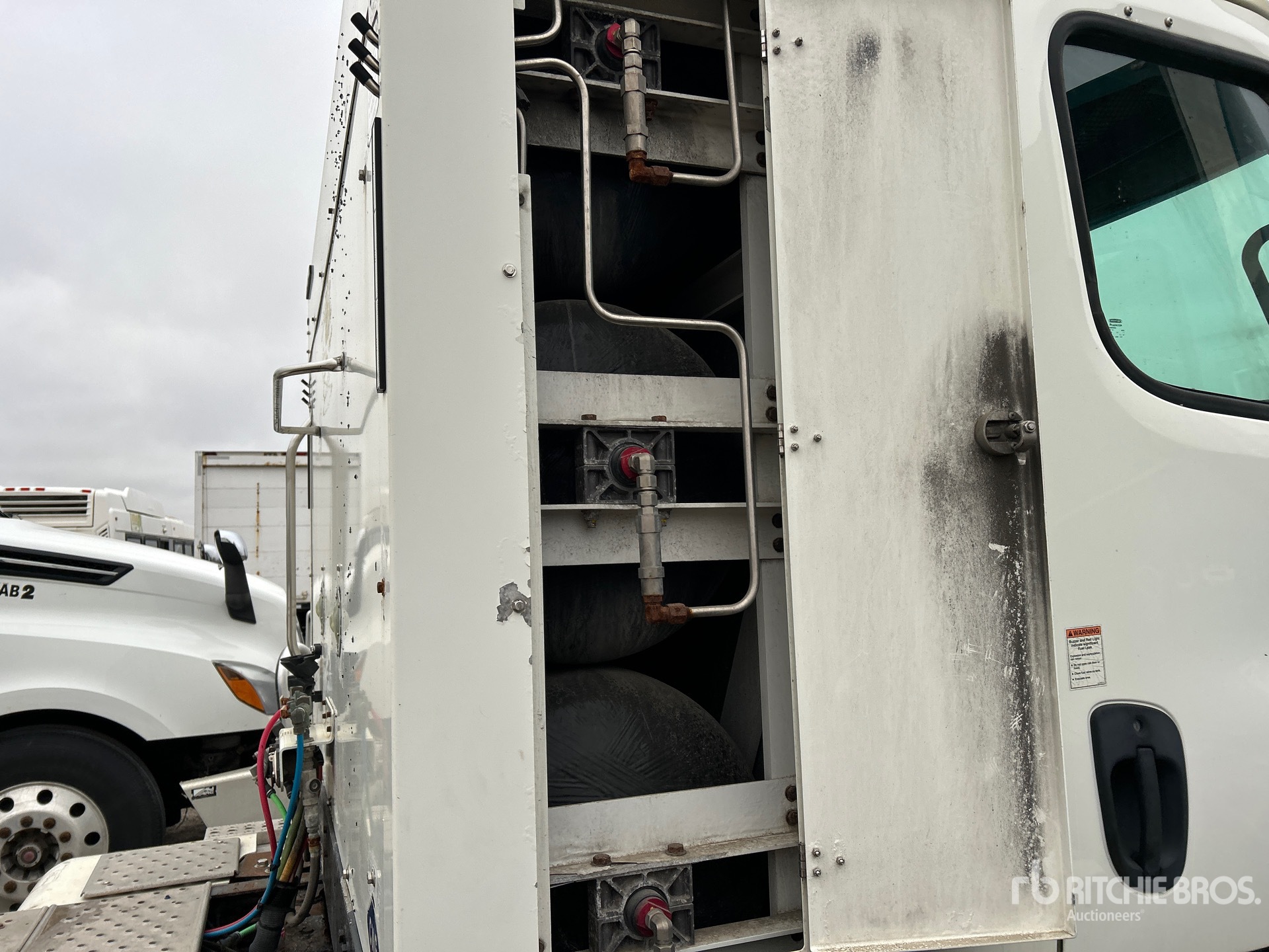 2015 Freightliner CASCADIA 113