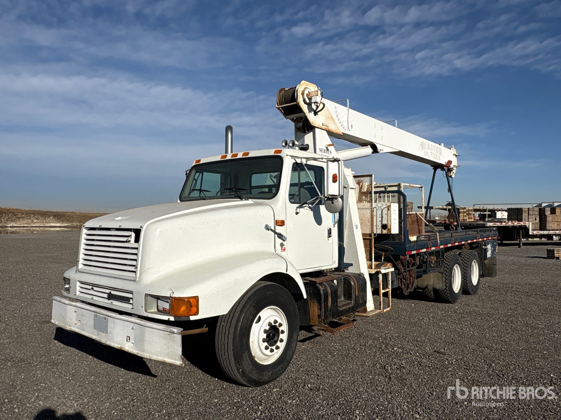 2000 International 2674