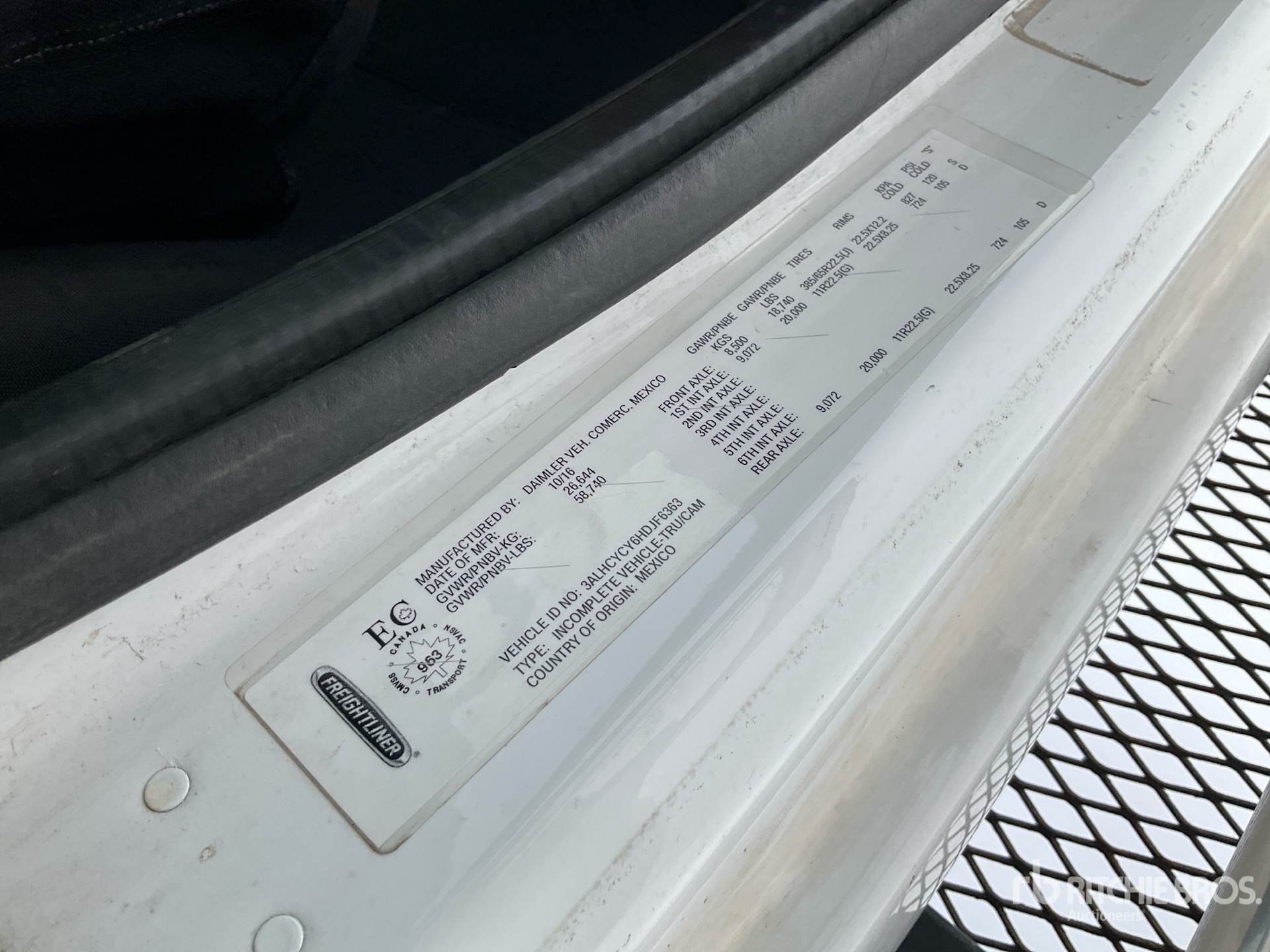 2017 Freightliner M2 106