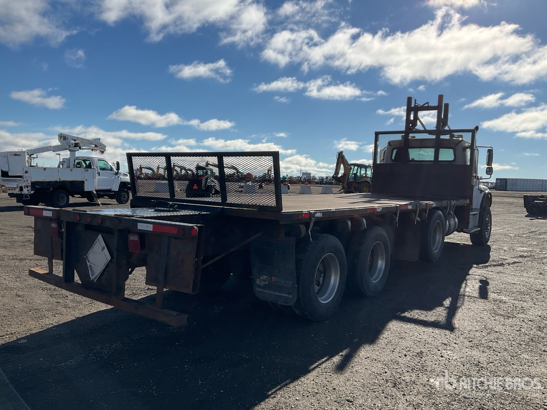 2017 Freightliner M2 106