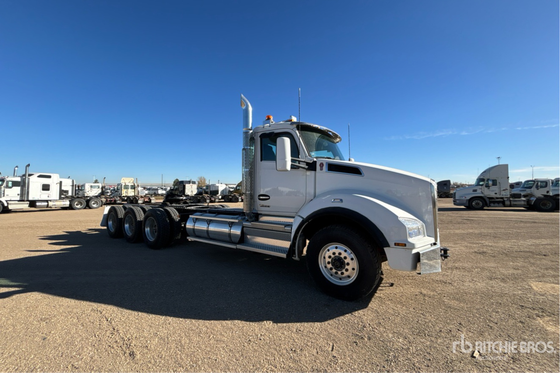2024 Kenworth T880