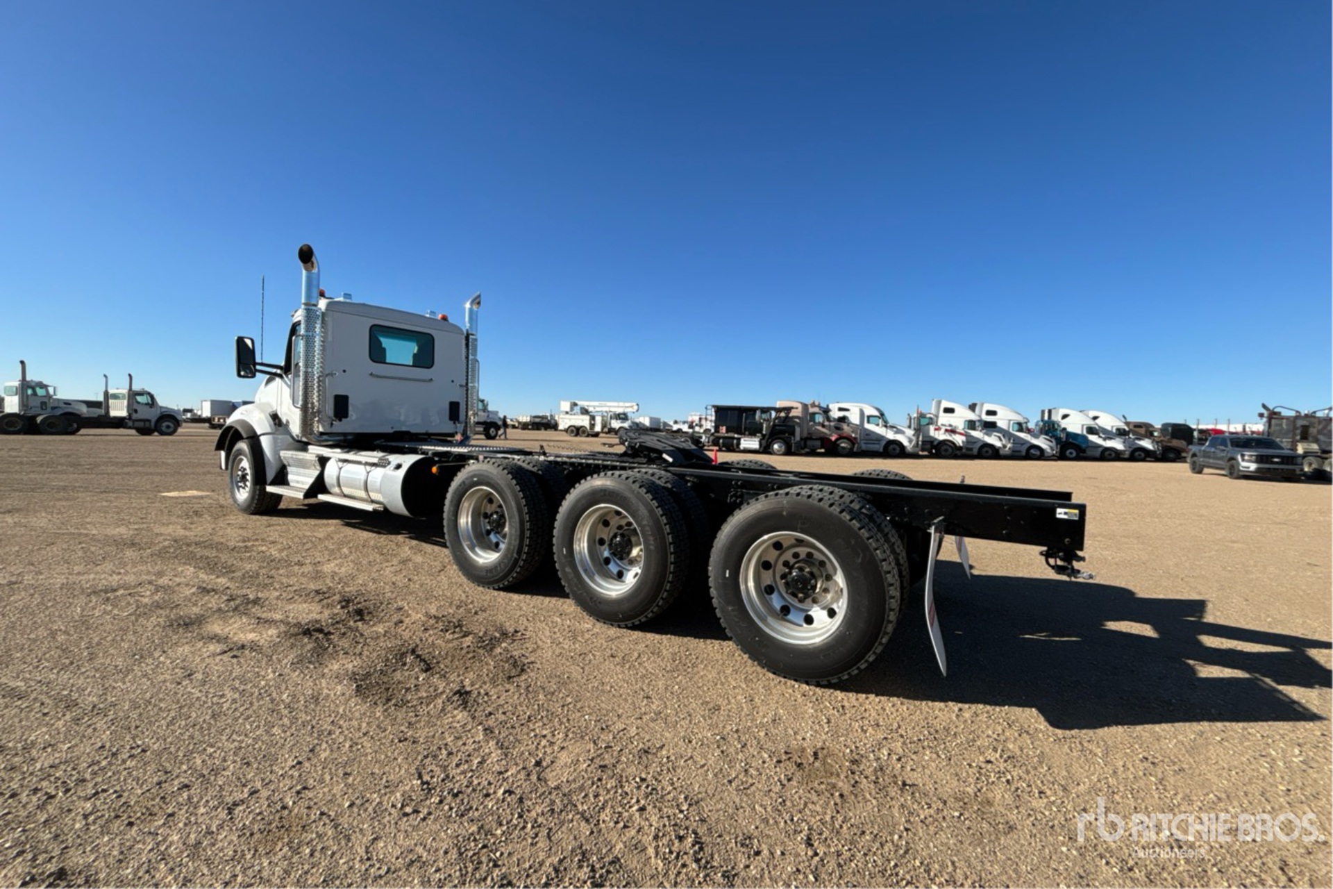 2024 Kenworth T880