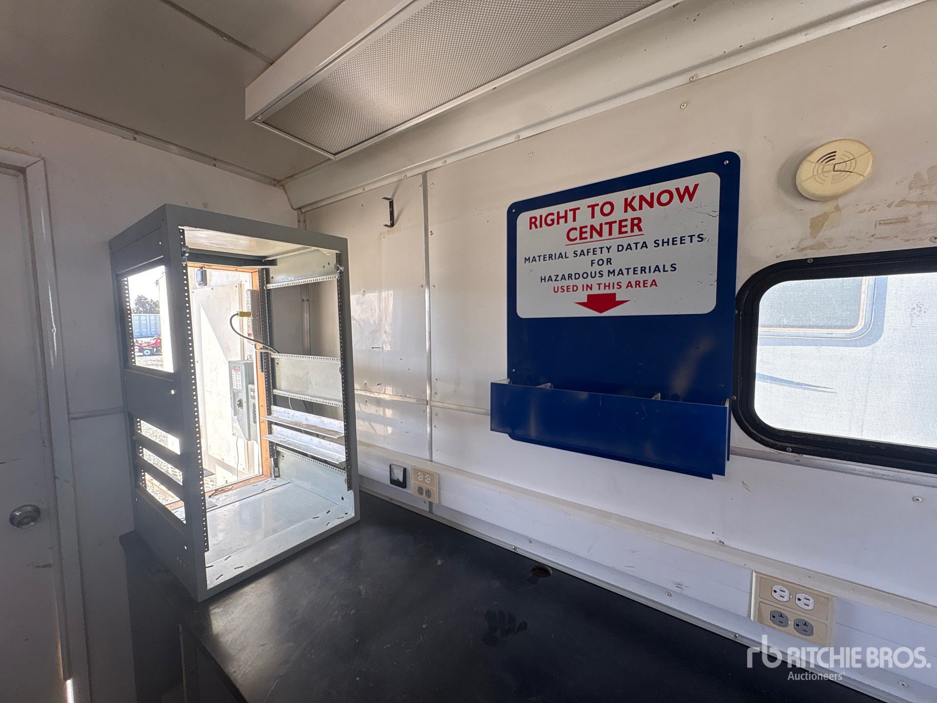 2006 Wells Cargo EW1622