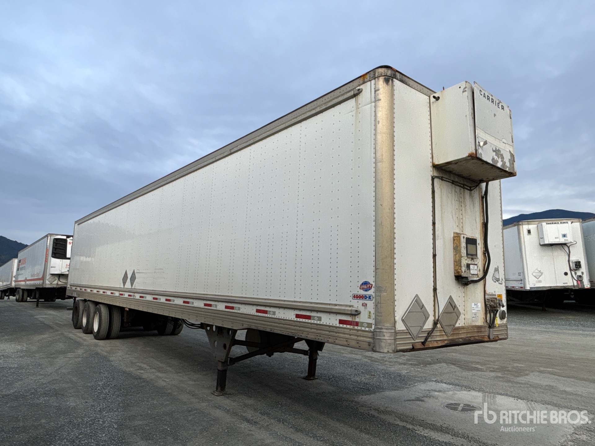 2008 Utility 53 FT X 102 IN TRI/A HEATED