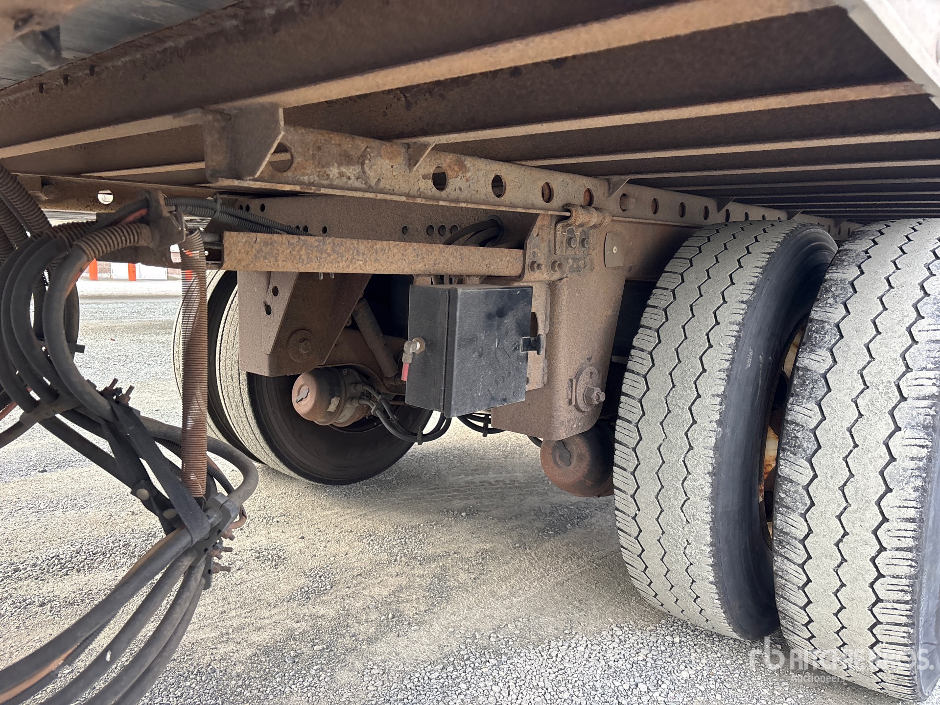 2008 Utility 53 FT X 102 IN TRI/A HEATED