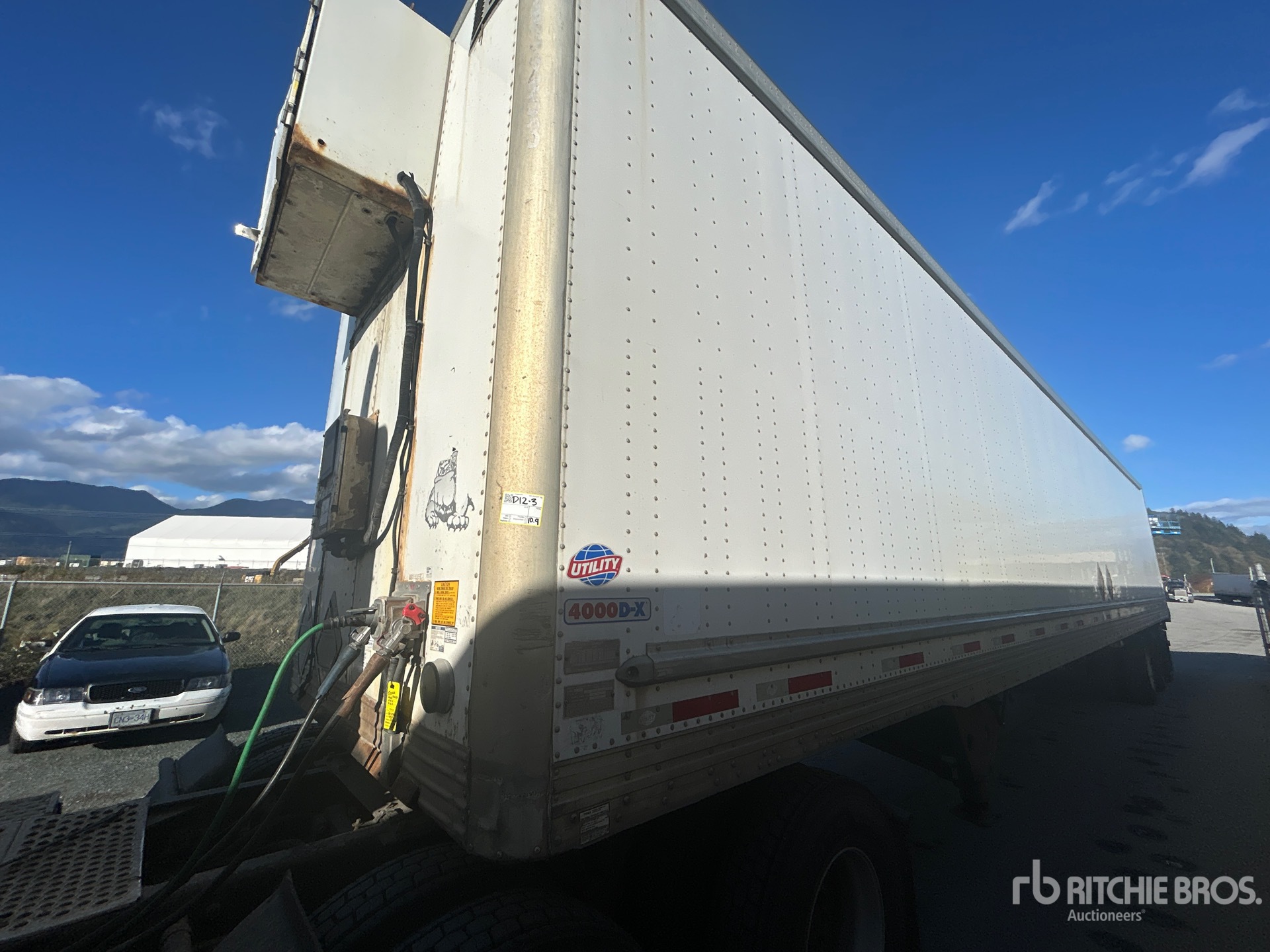 2008 Utility 53 FT X 102 IN TRI/A HEATED