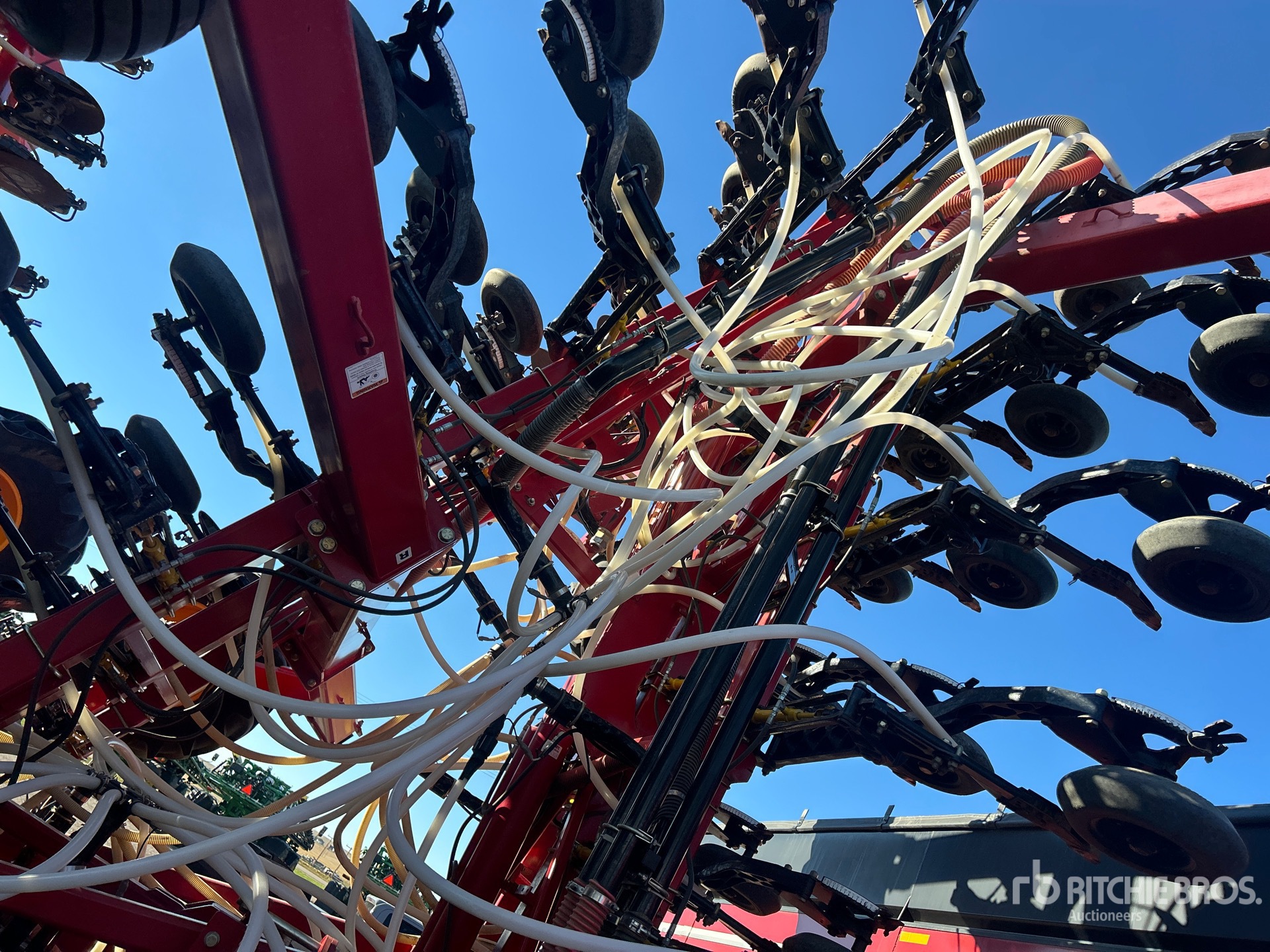 2016 Bourgault 3320