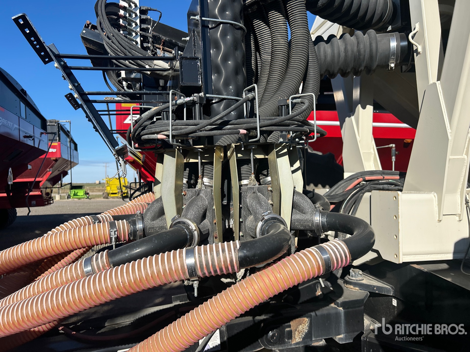 2016 Bourgault 3320