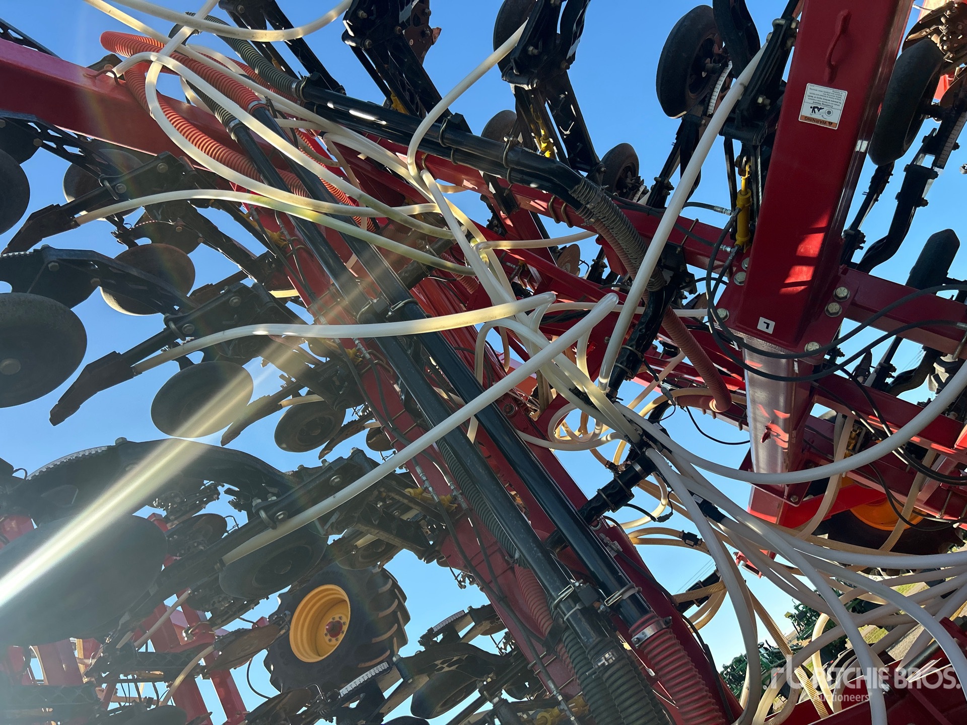 2016 Bourgault 3320