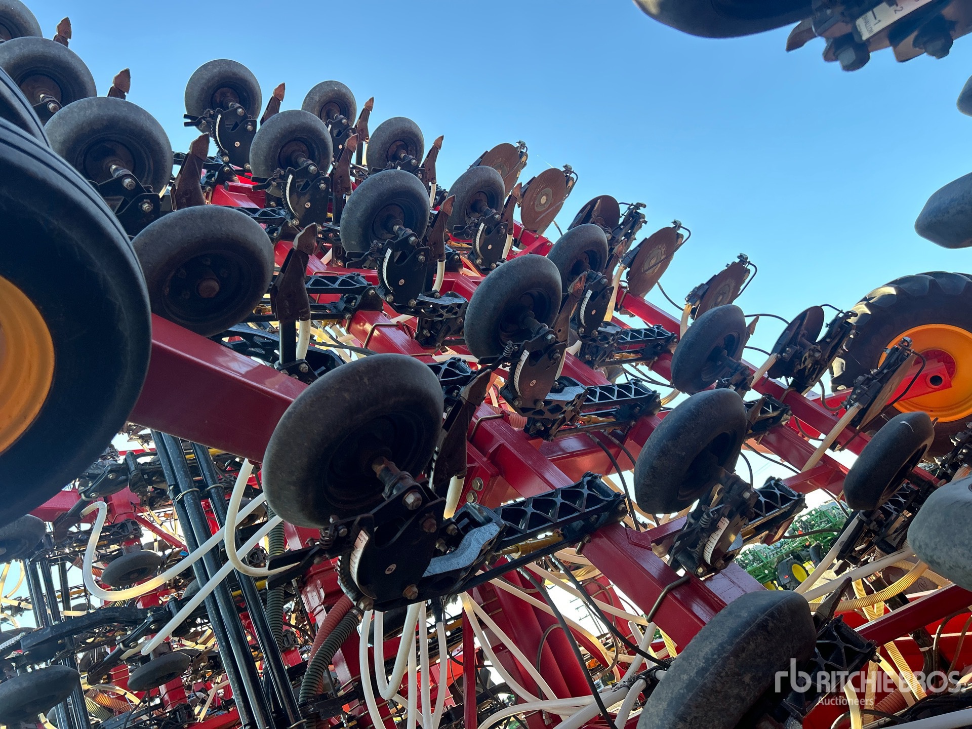 2016 Bourgault 3320