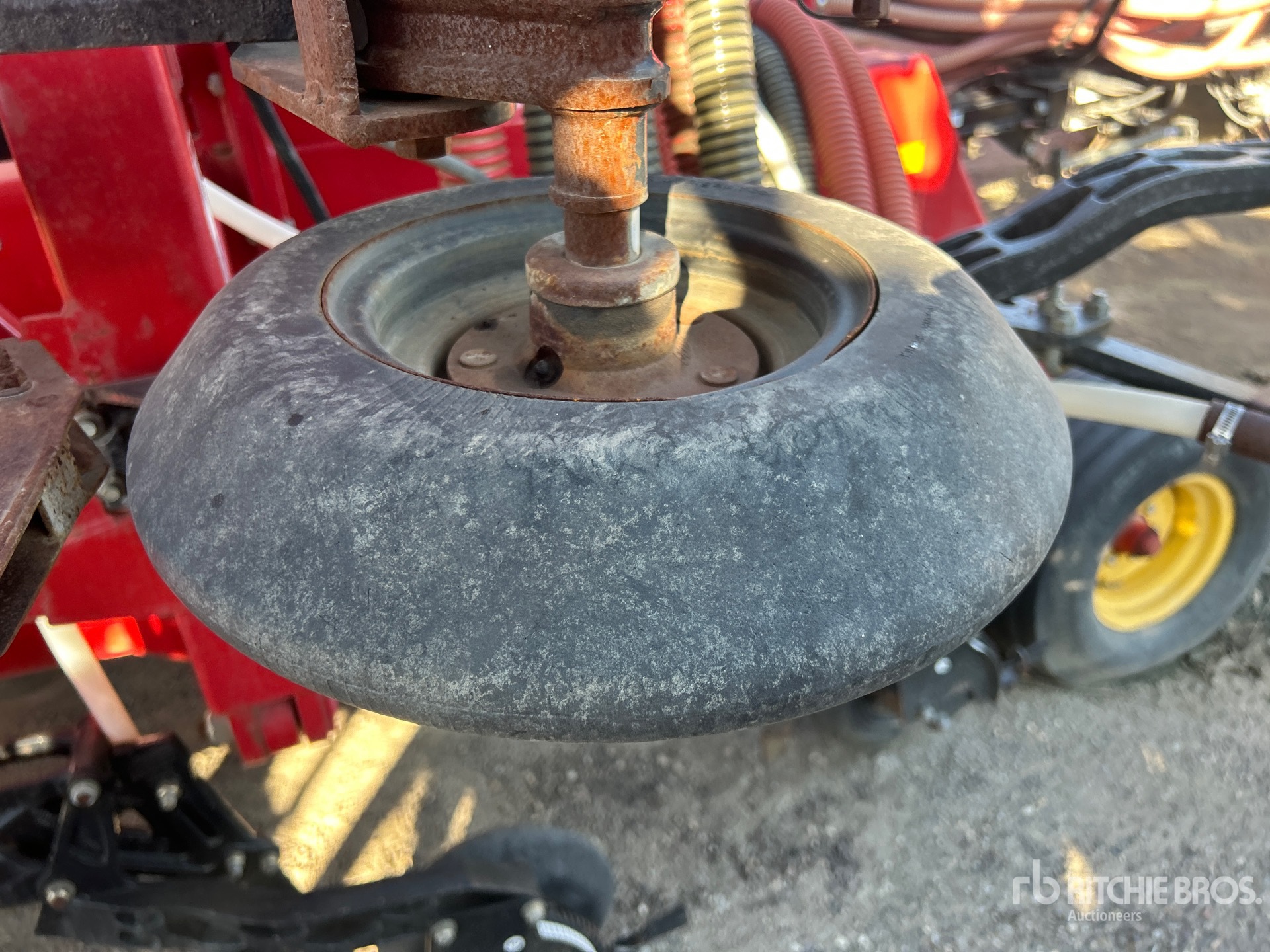 2016 Bourgault 3320