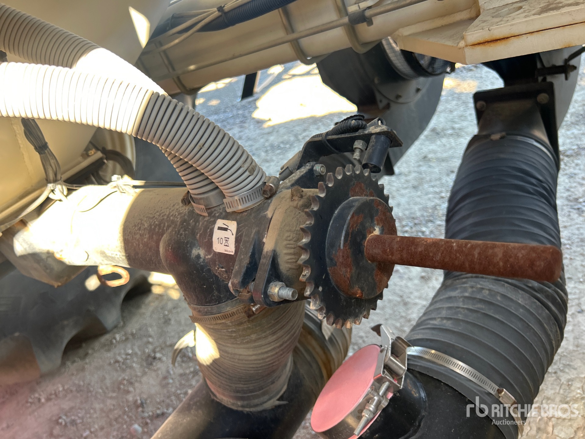 2016 Bourgault 3320