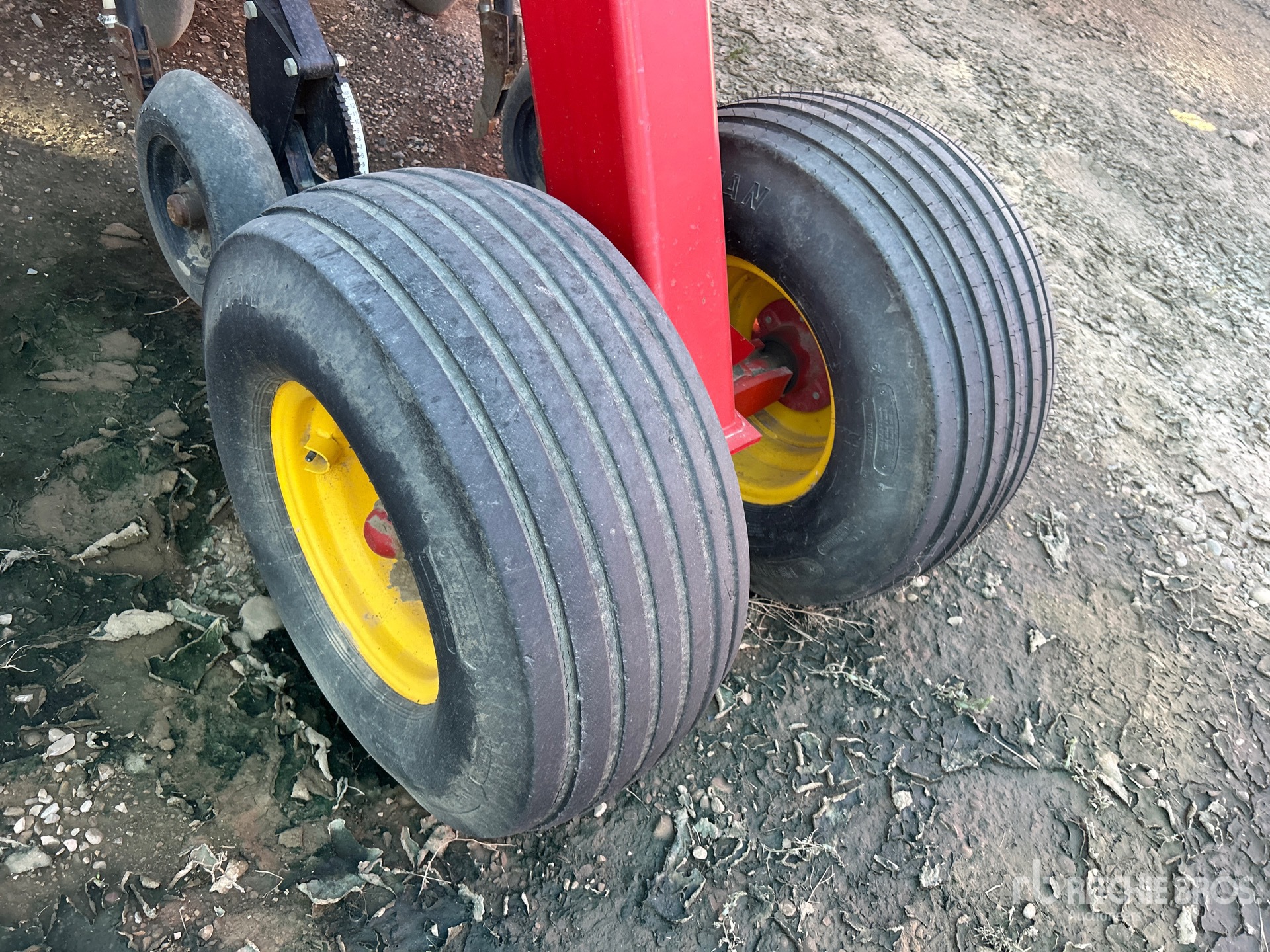 2016 Bourgault 3320