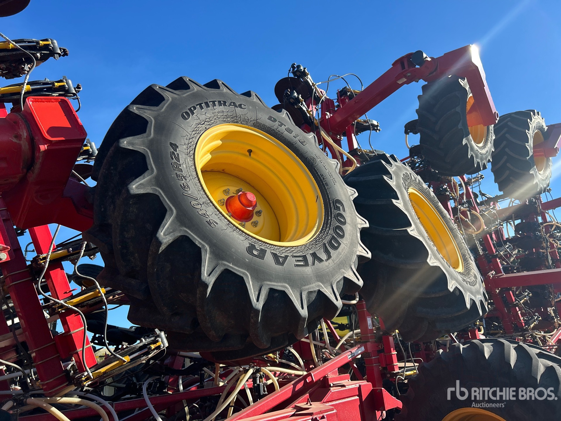 2016 Bourgault 3320