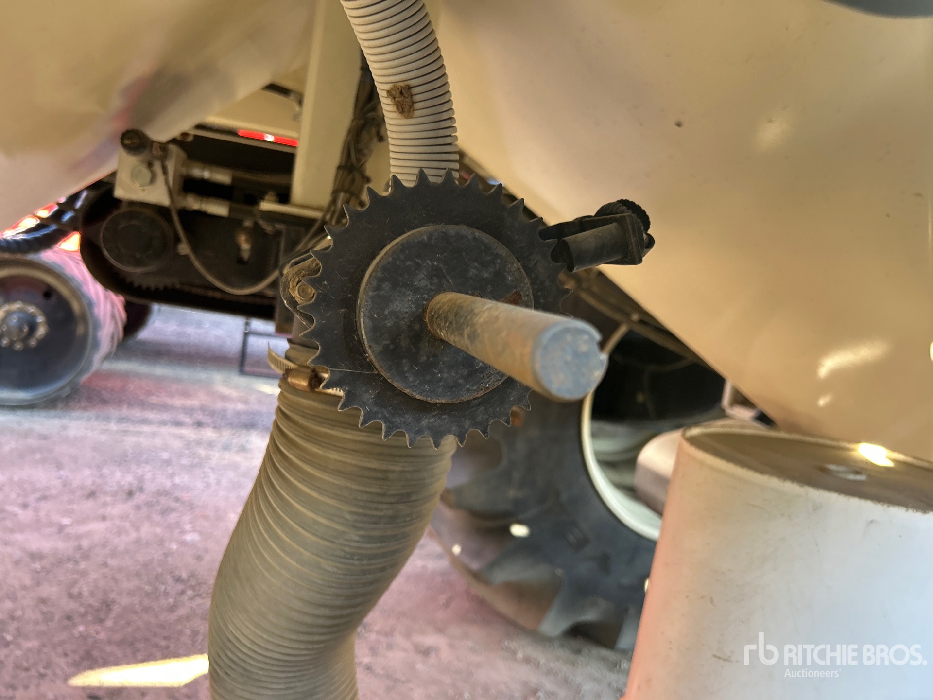 2016 Bourgault 3320