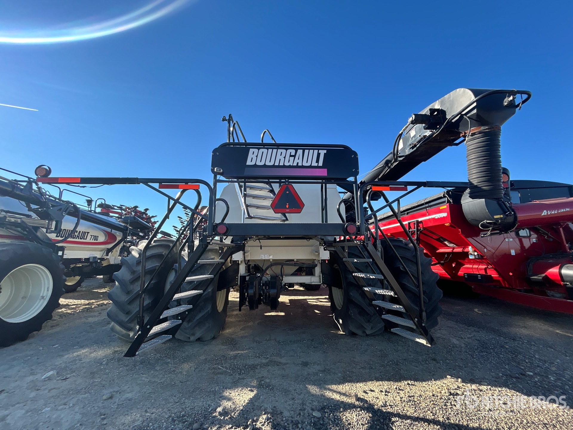 2016 Bourgault 3320
