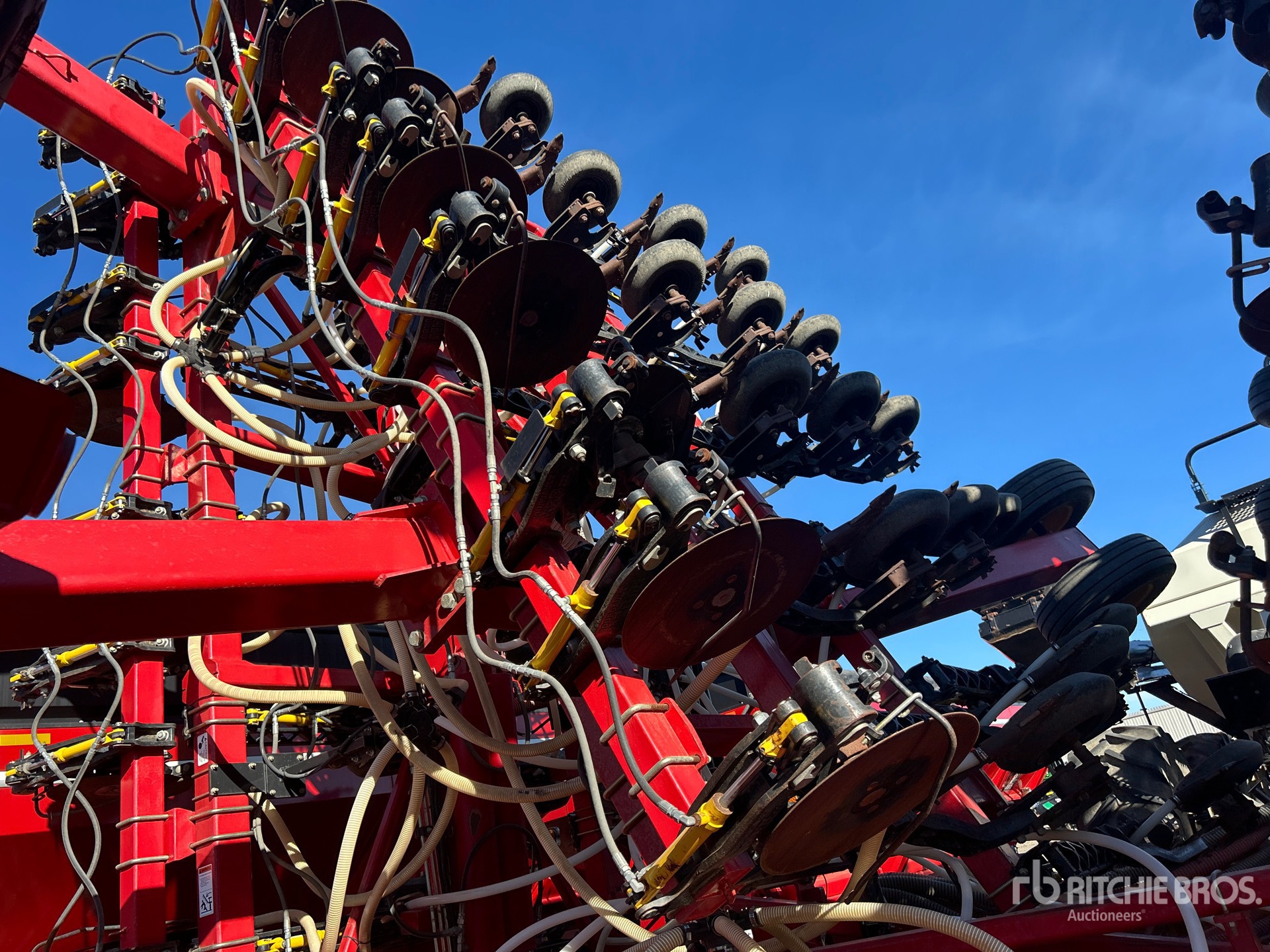 2016 Bourgault 3320