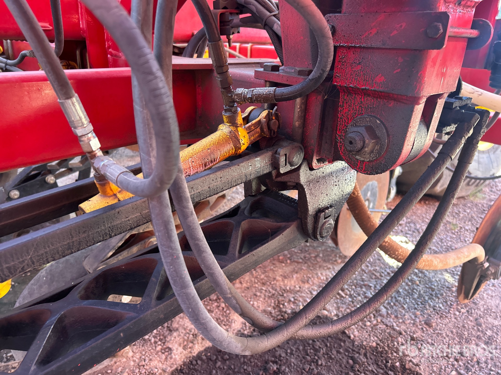 2016 Bourgault 3320