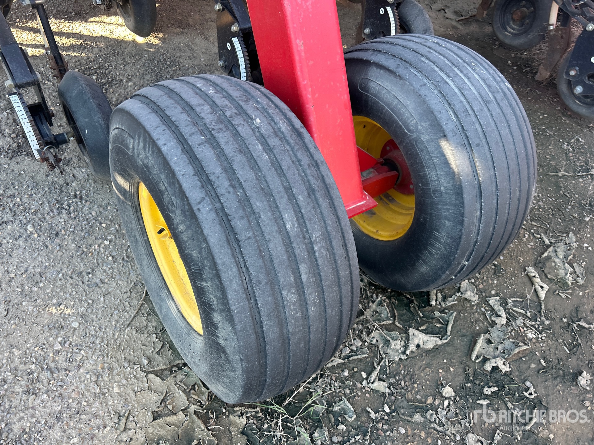 2016 Bourgault 3320