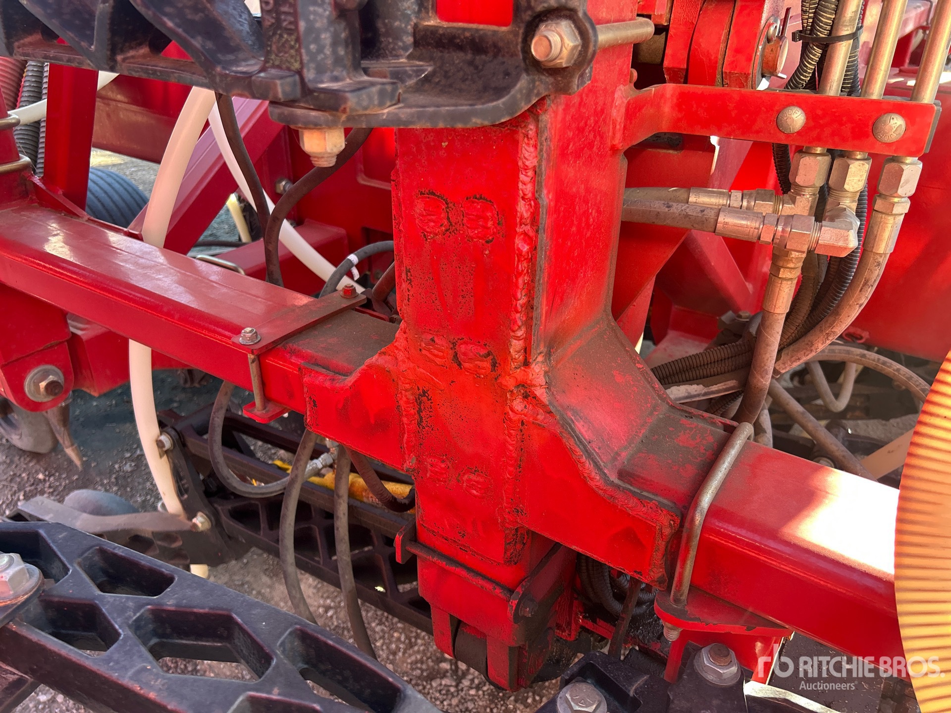 2016 Bourgault 3320
