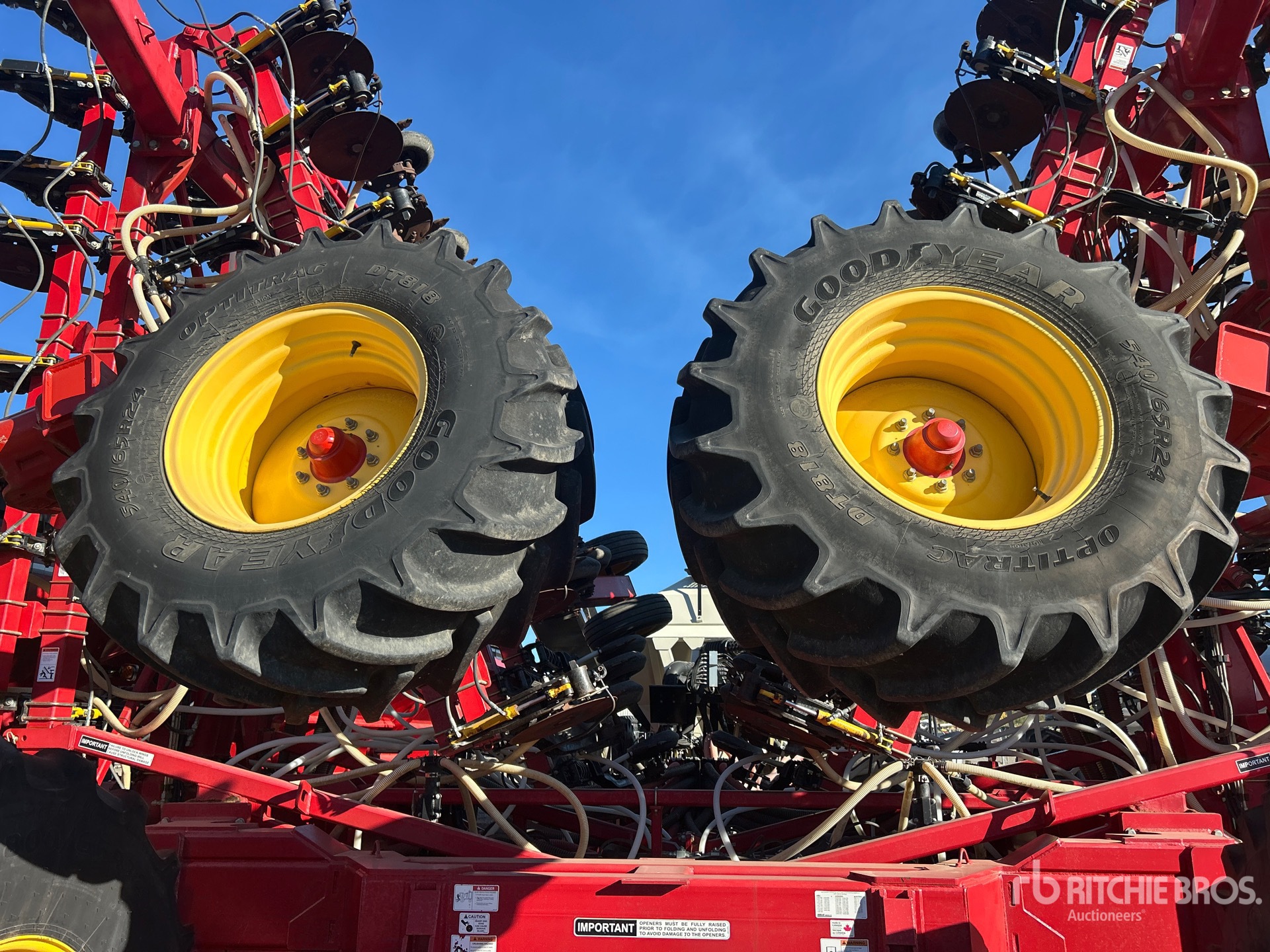 2016 Bourgault 3320