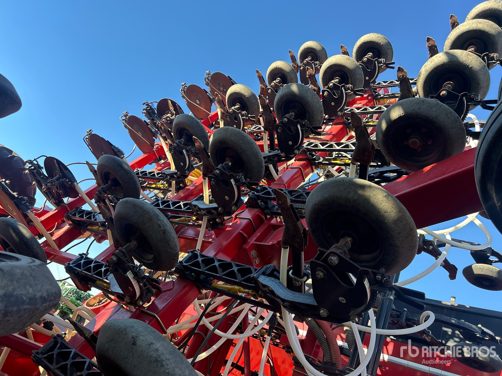 2016 Bourgault 3320