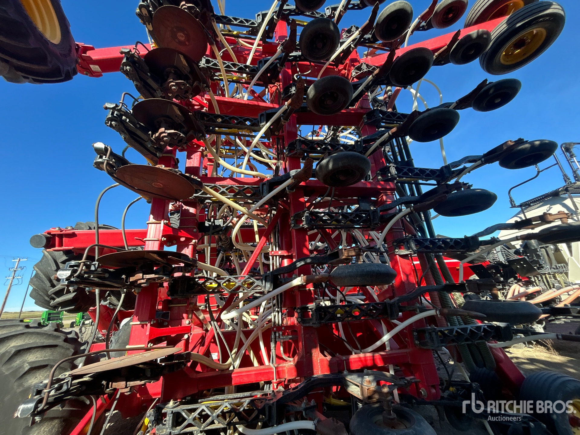2016 Bourgault 3320
