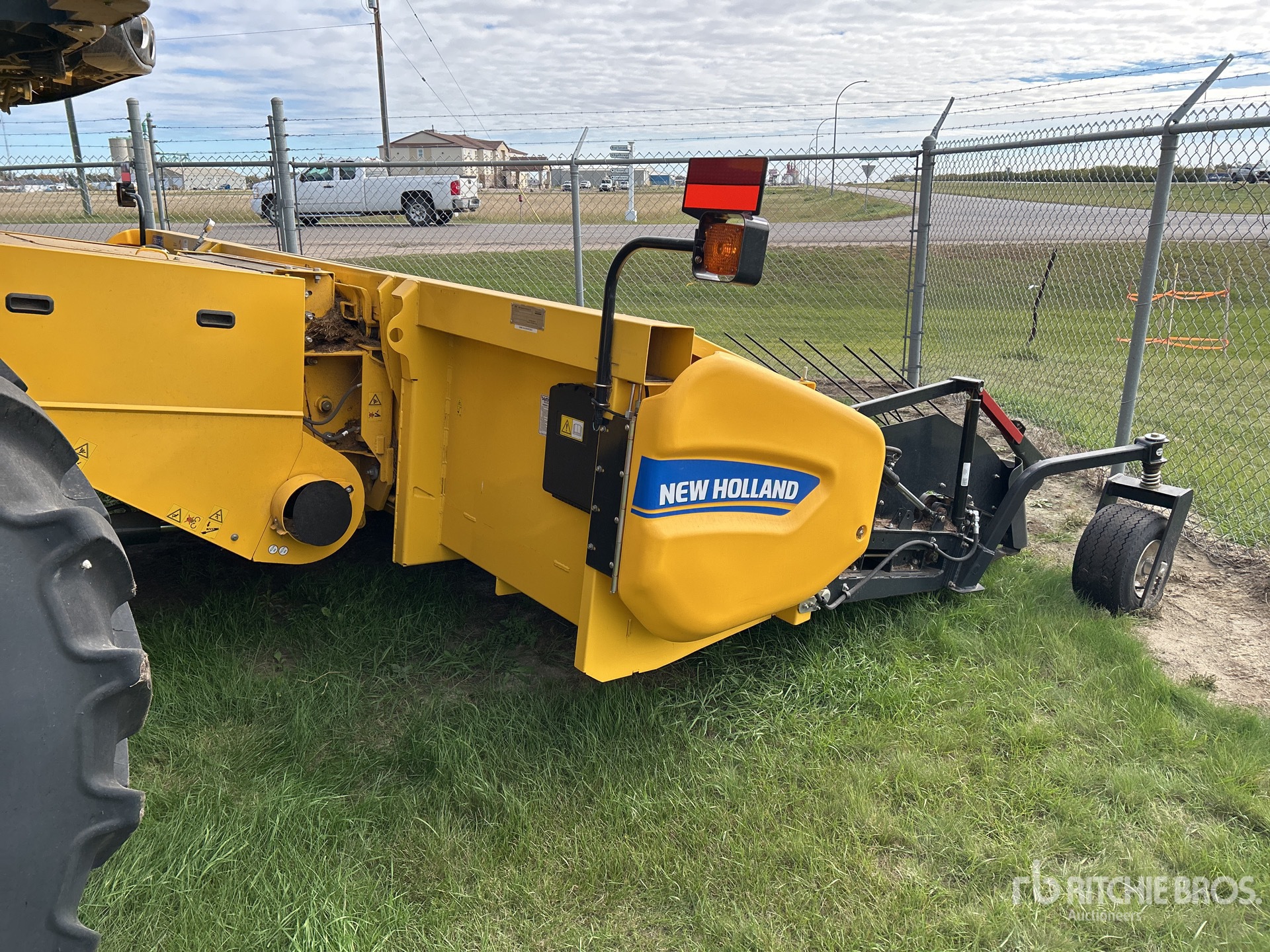 2023 New Holland 790CP