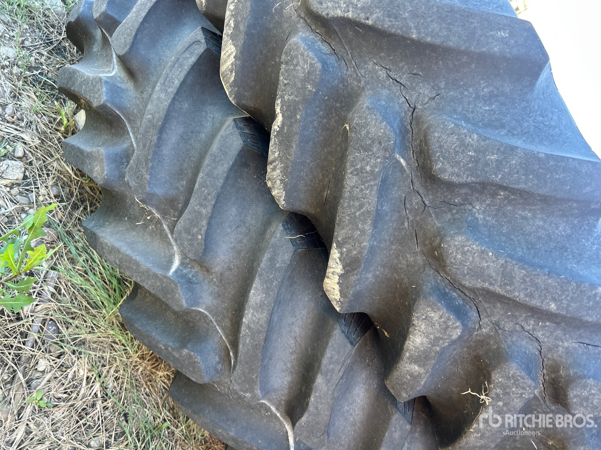 Titan HI-TRACTION LUG
