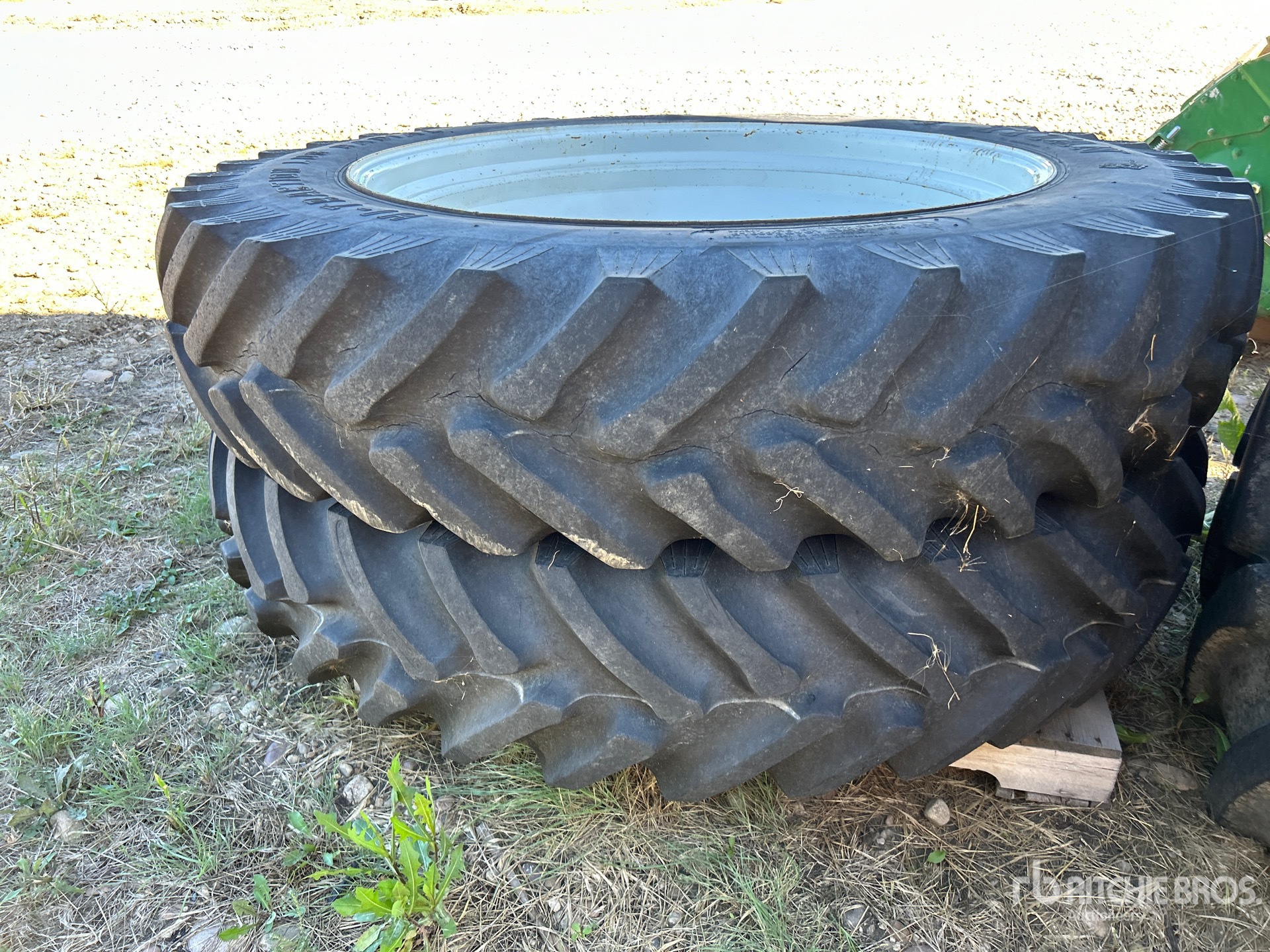 Titan HI-TRACTION LUG