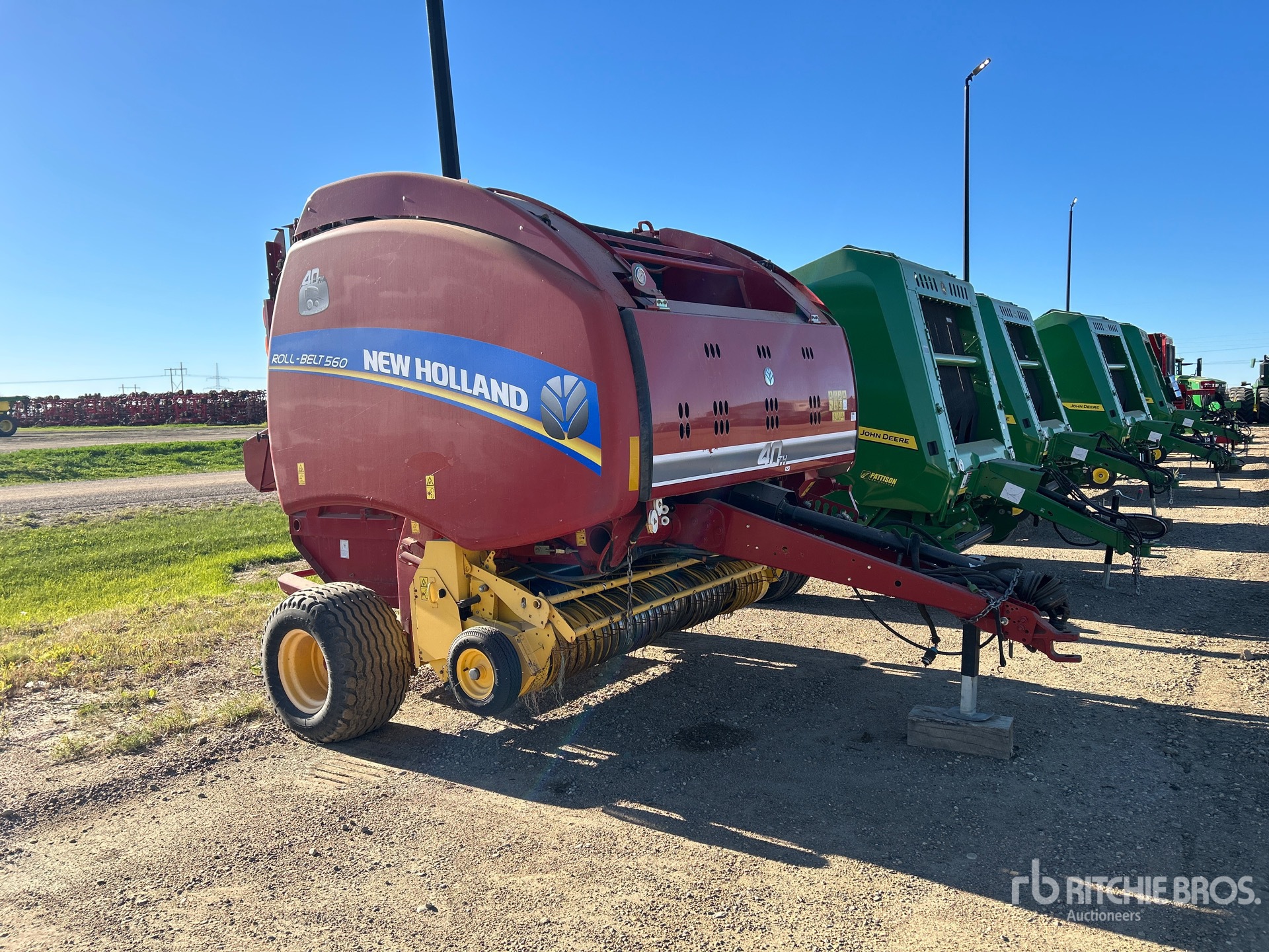 2015 New Holland 560