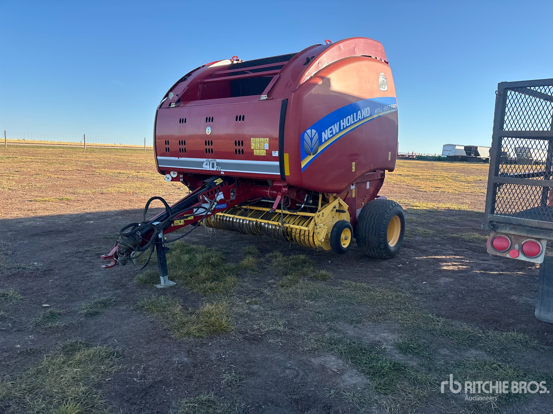 Photo of 2015 New Holland 560