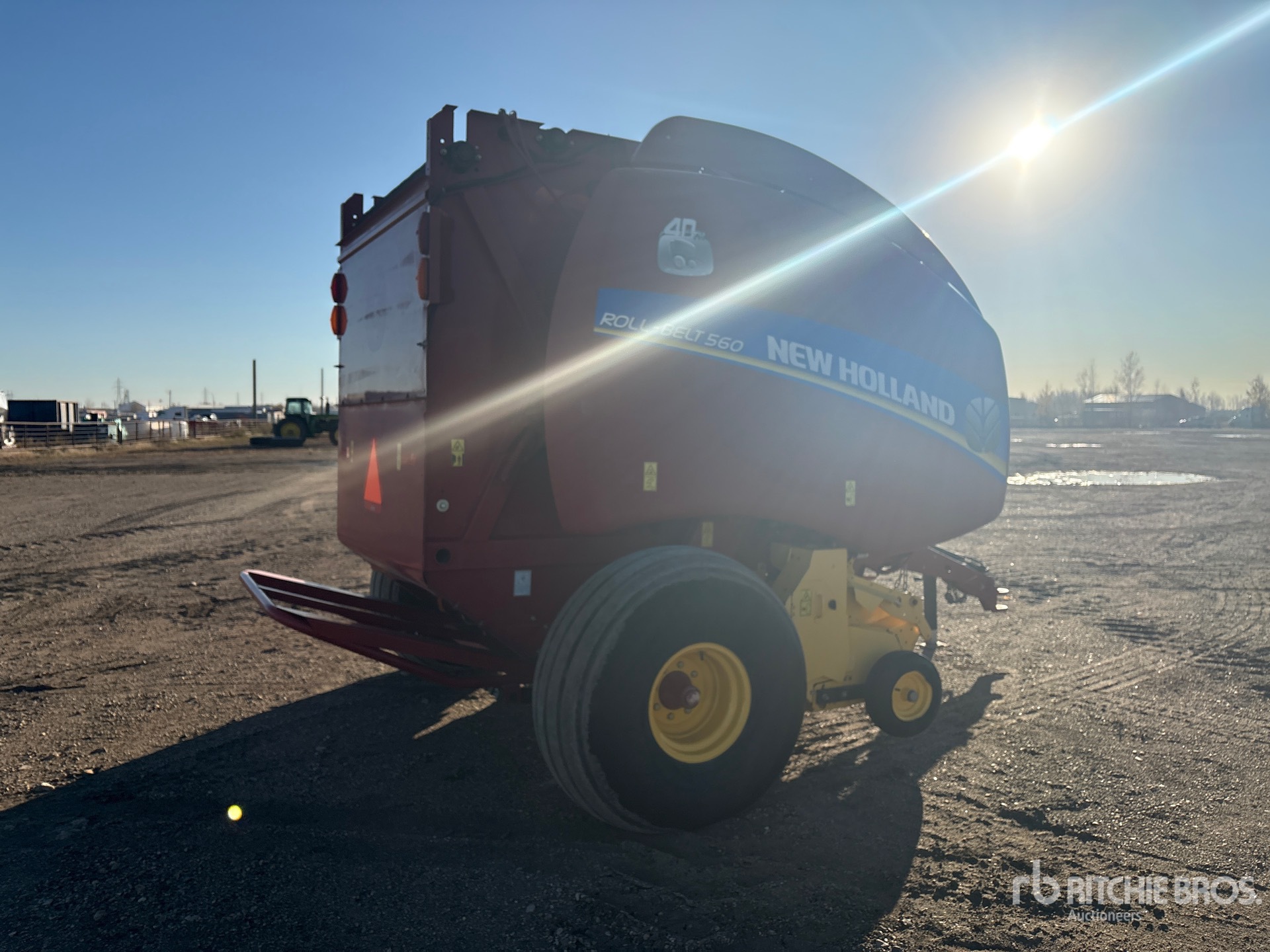 2016 New Holland ROLL-BELT 560