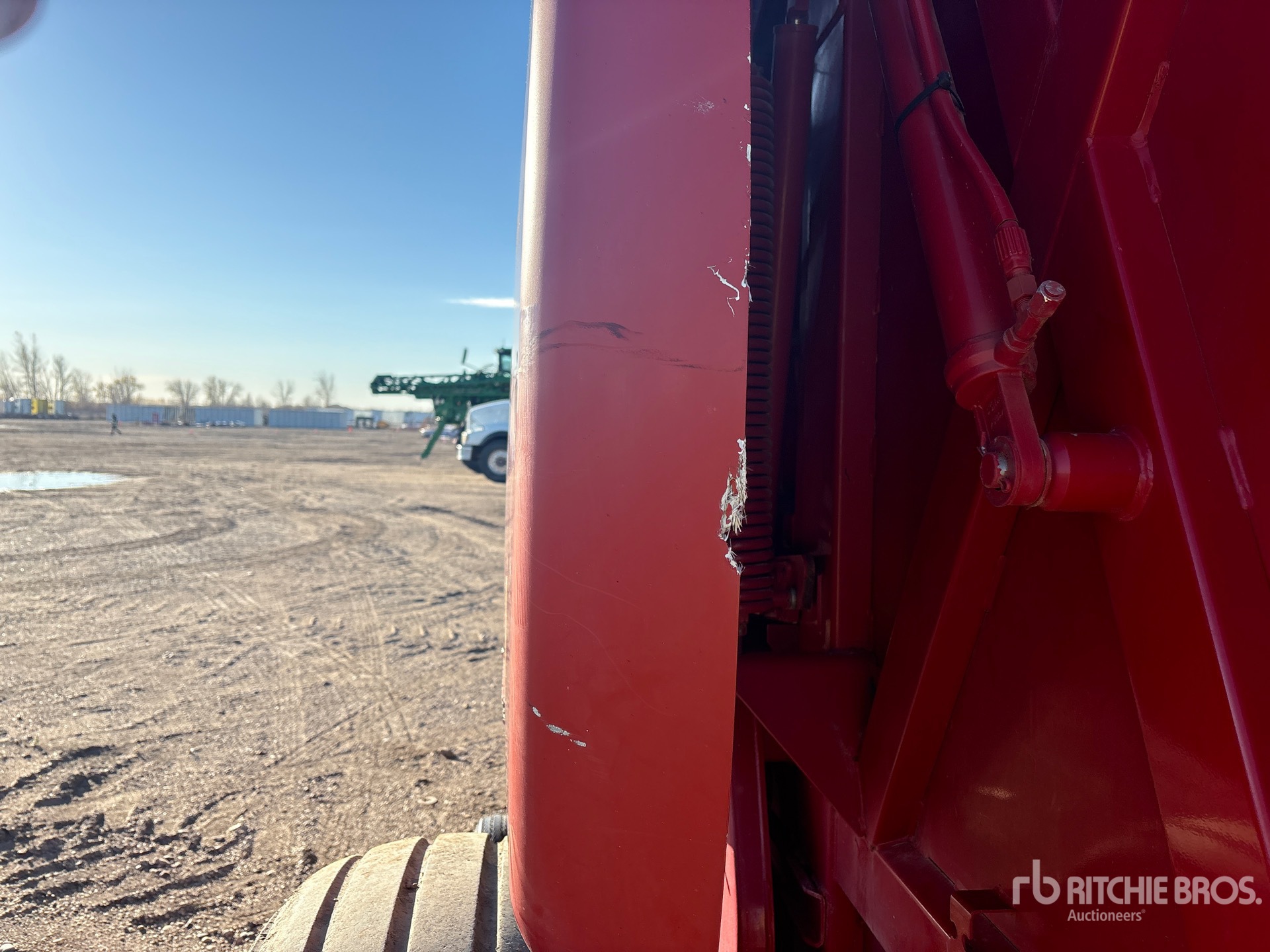 2016 New Holland ROLL-BELT 560
