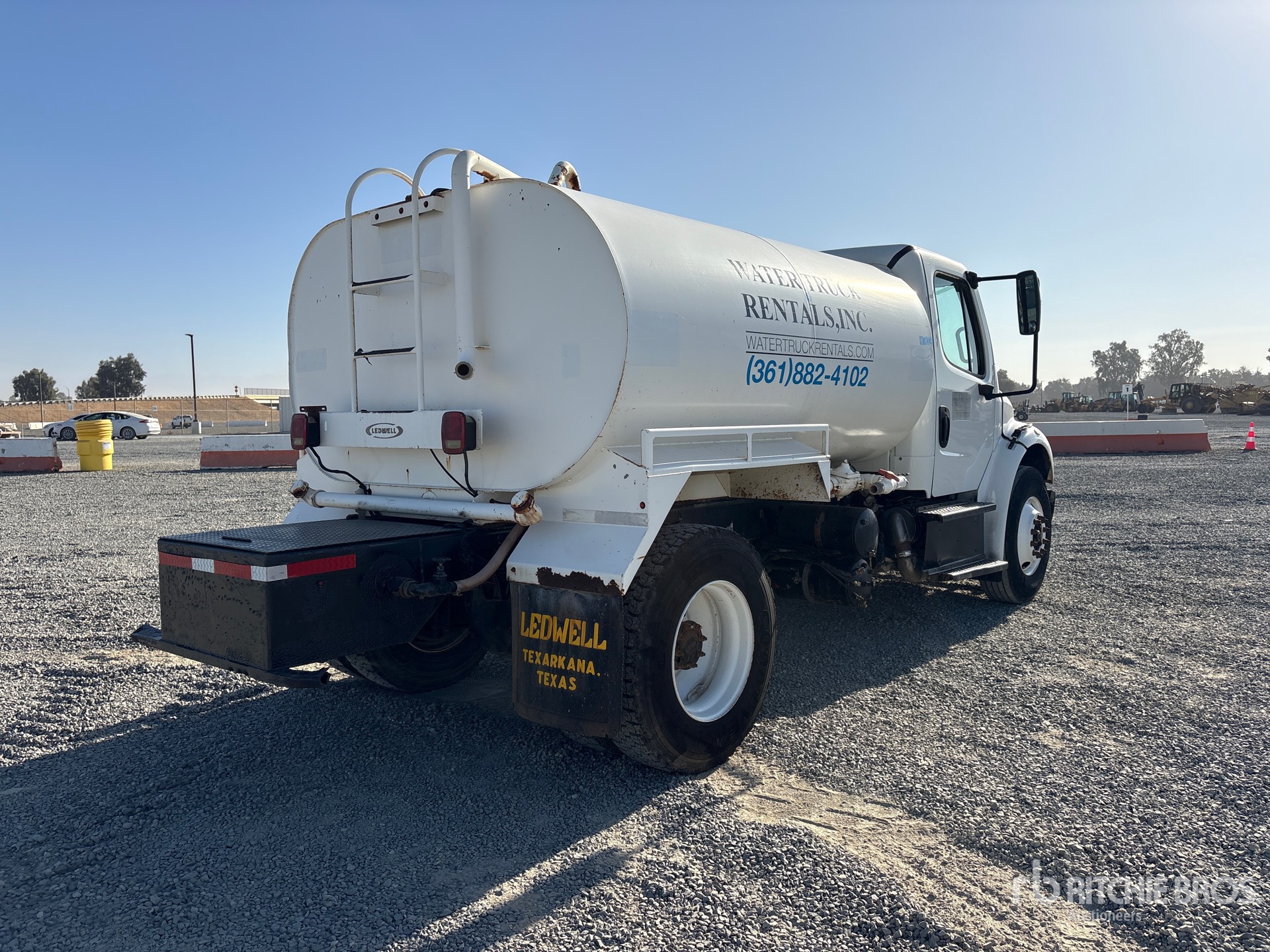 2015 Freightliner M2 106