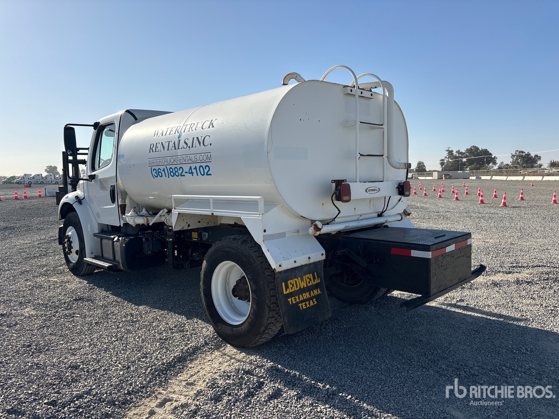 2015 Freightliner M2 106