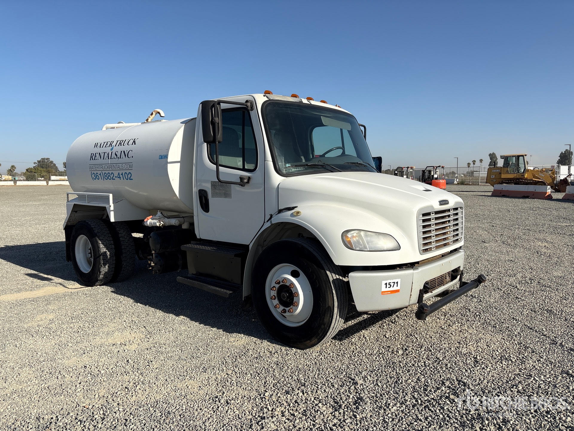 2015 Freightliner M2 106
