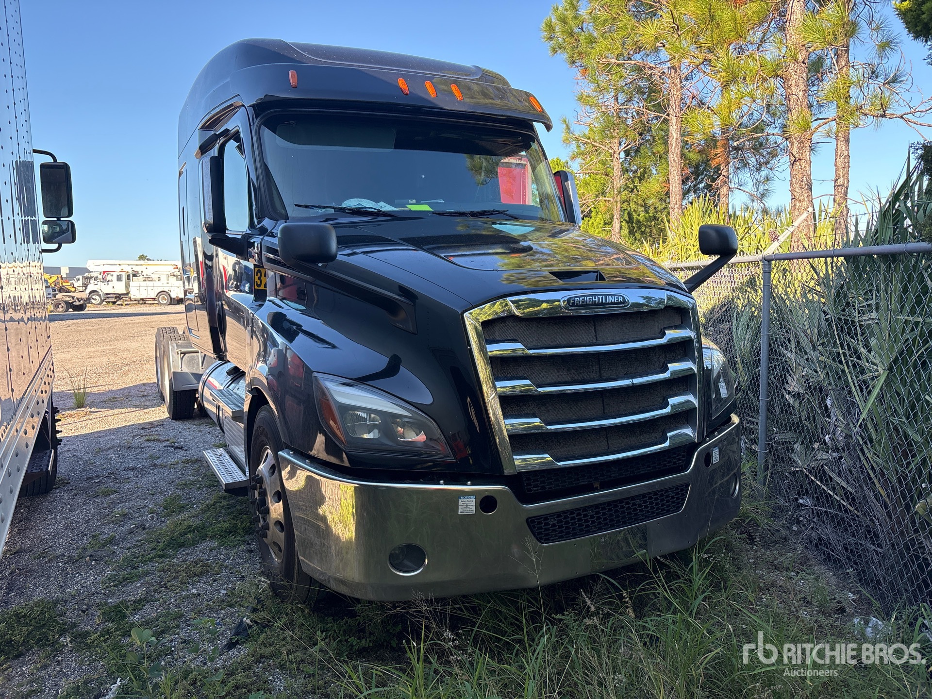 2019 Freightliner CASCADIA 126