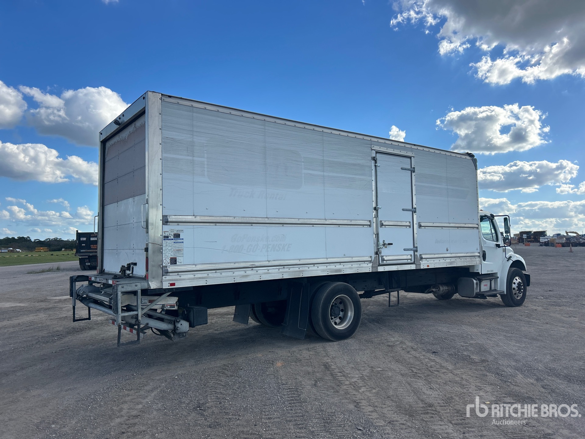 2019 Freightliner M2 106