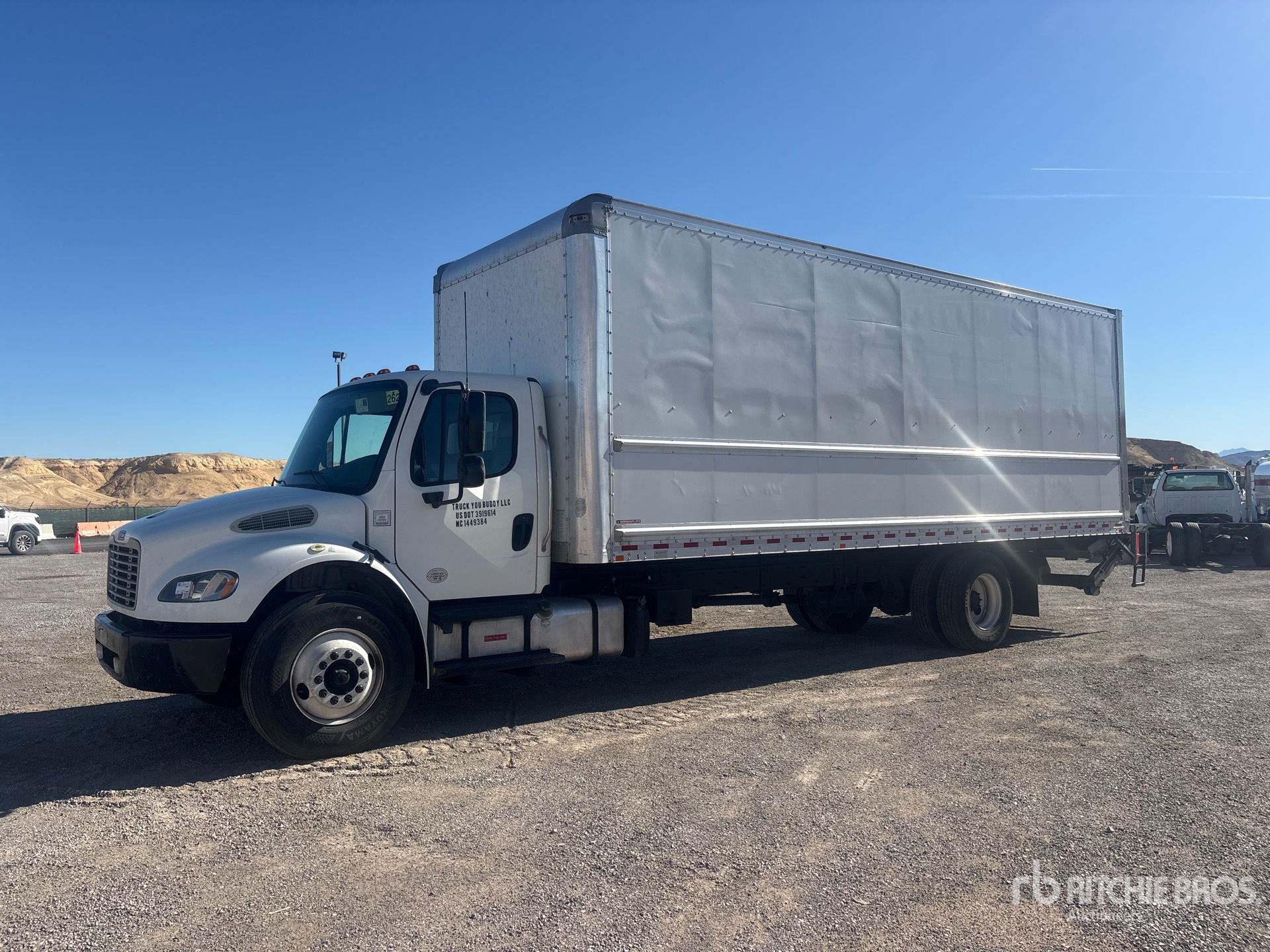 2018 Freightliner M2 106