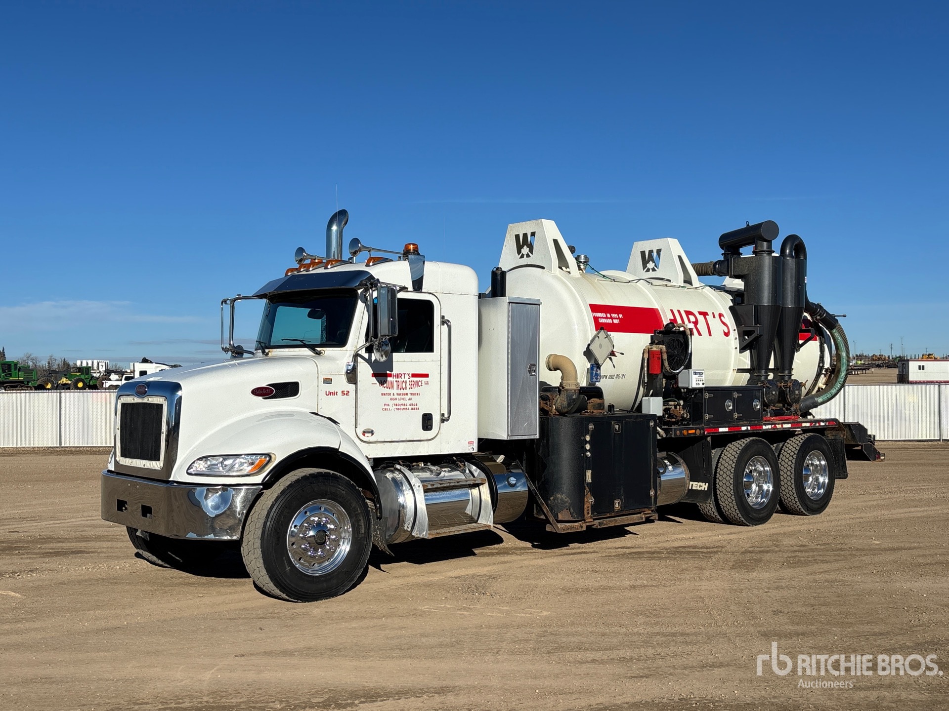 2022 Peterbilt 348