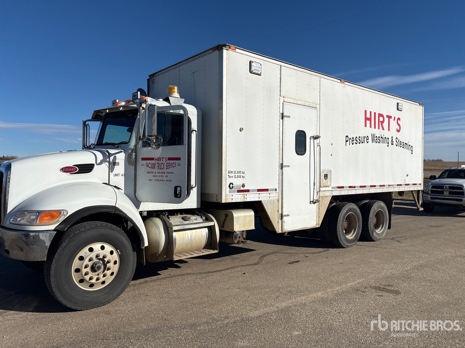 2013 Peterbilt 348