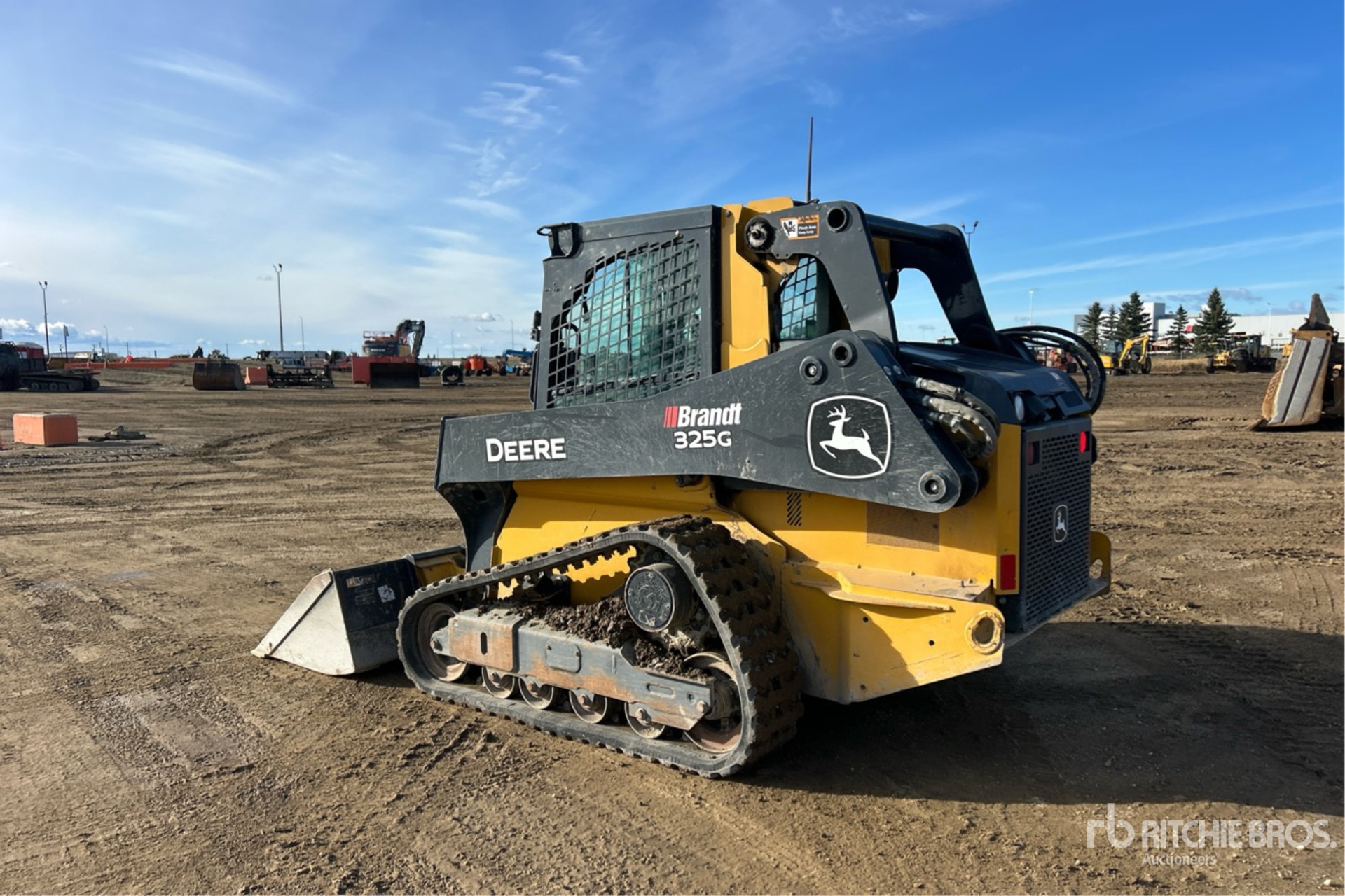 2023 John Deere 325G