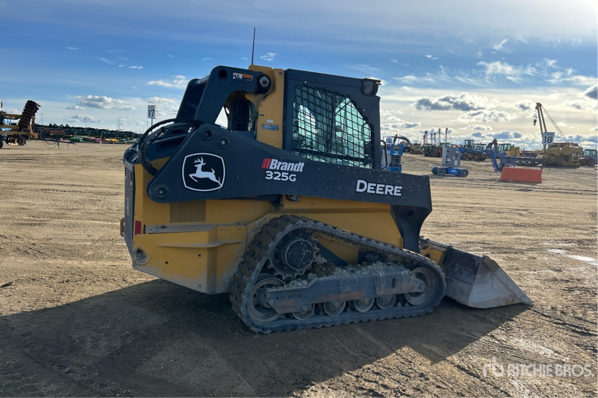 2023 John Deere 325G