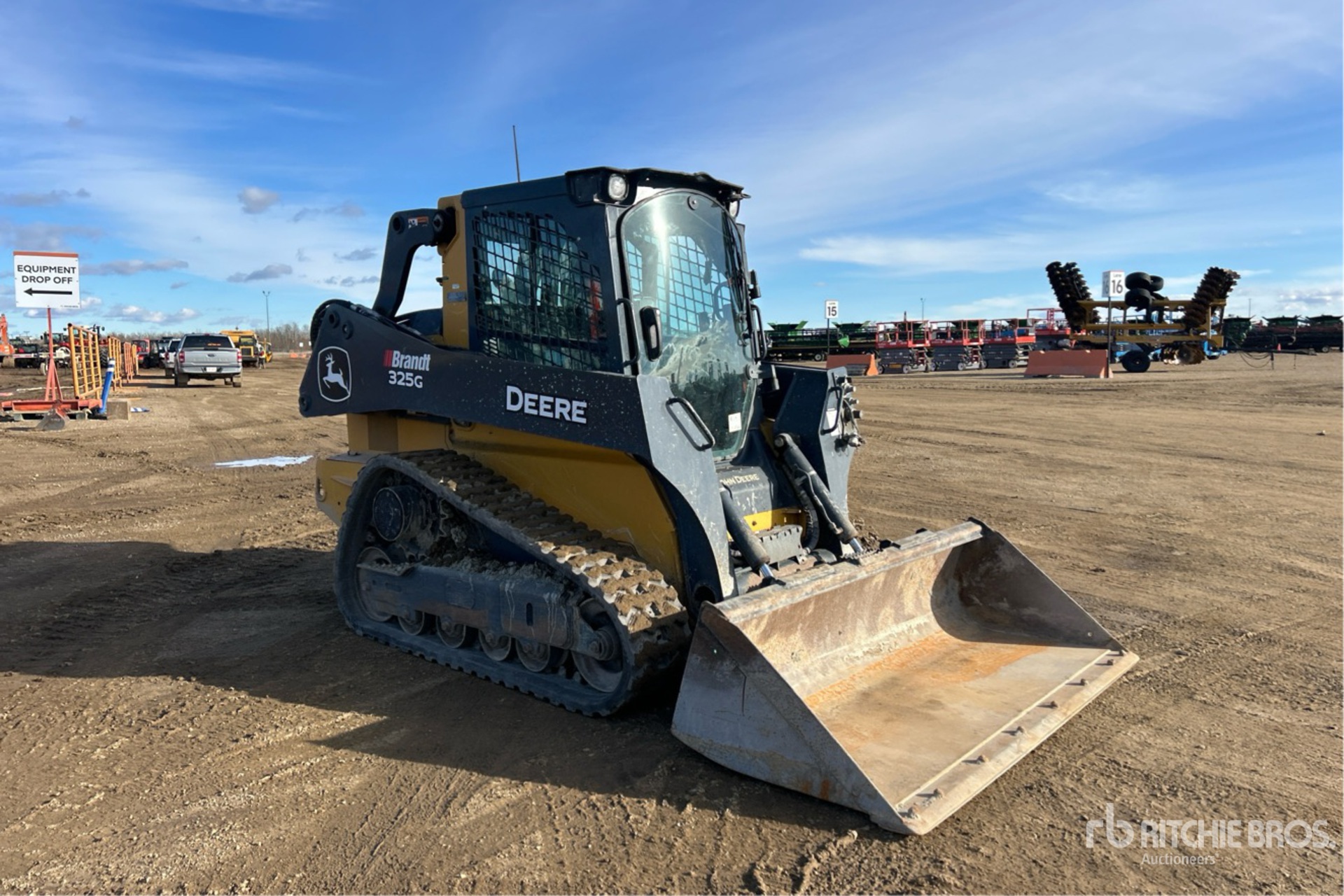 2023 John Deere 325G