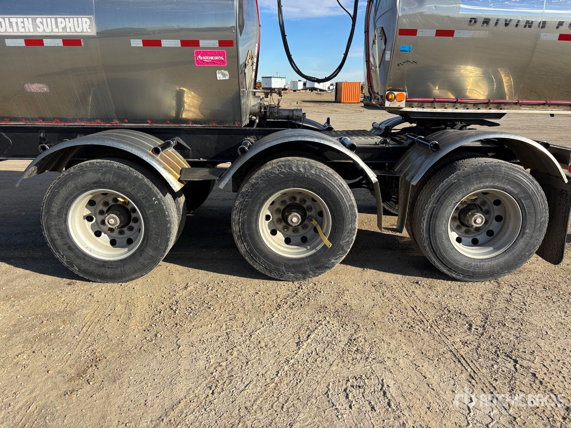2006 Polar 14006 L Tri/A Super B-Train Lea ...
