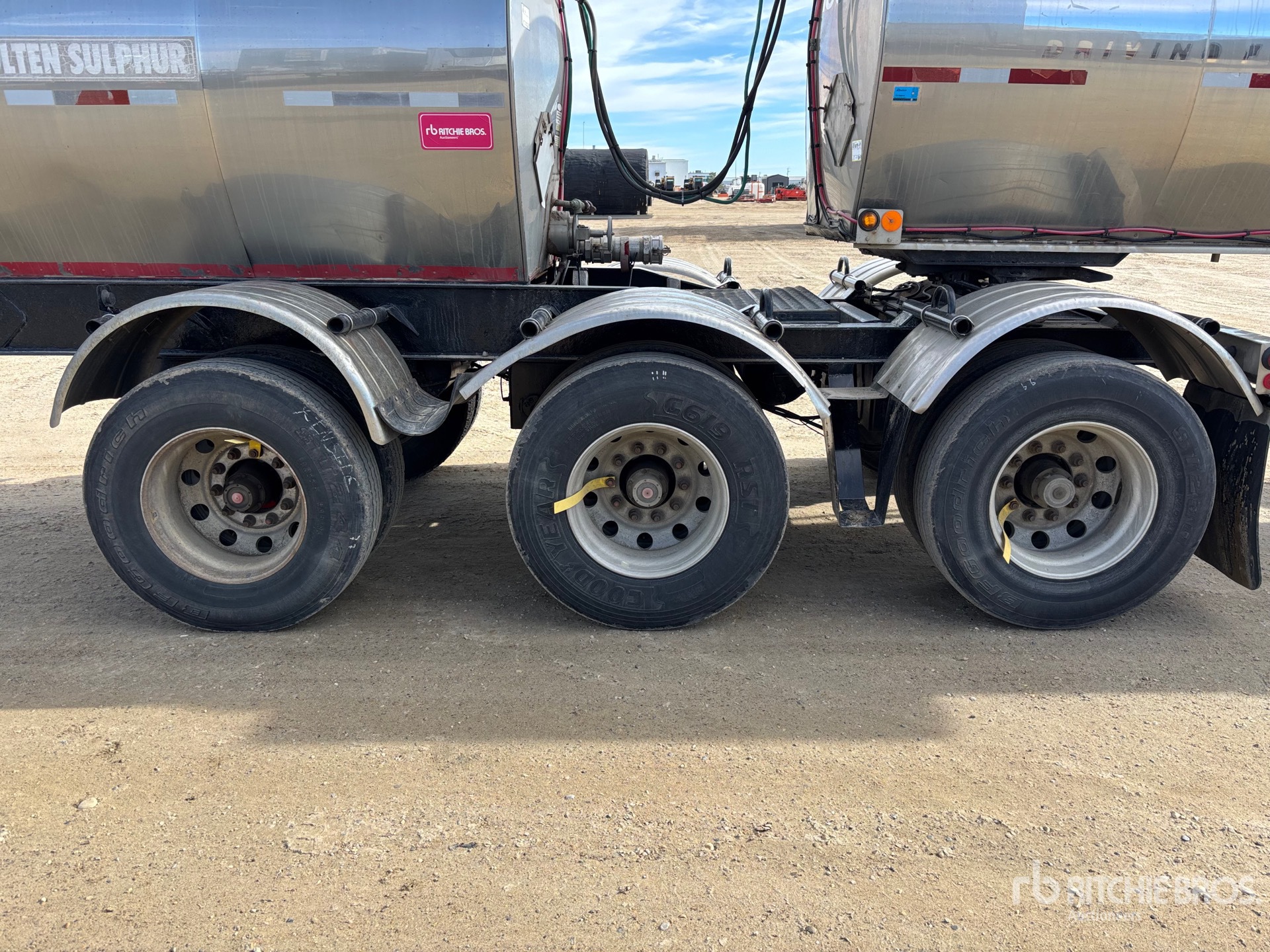 2006 Polar 14006 L Tri/A Super B-Train Lea ...